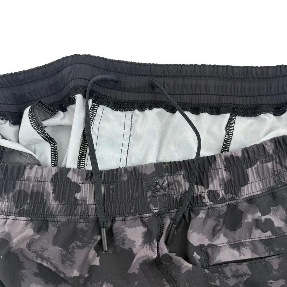 Rhone Athletic Camo Print Gym Shorts Men XL Black Gray Drawstring Pockets‎